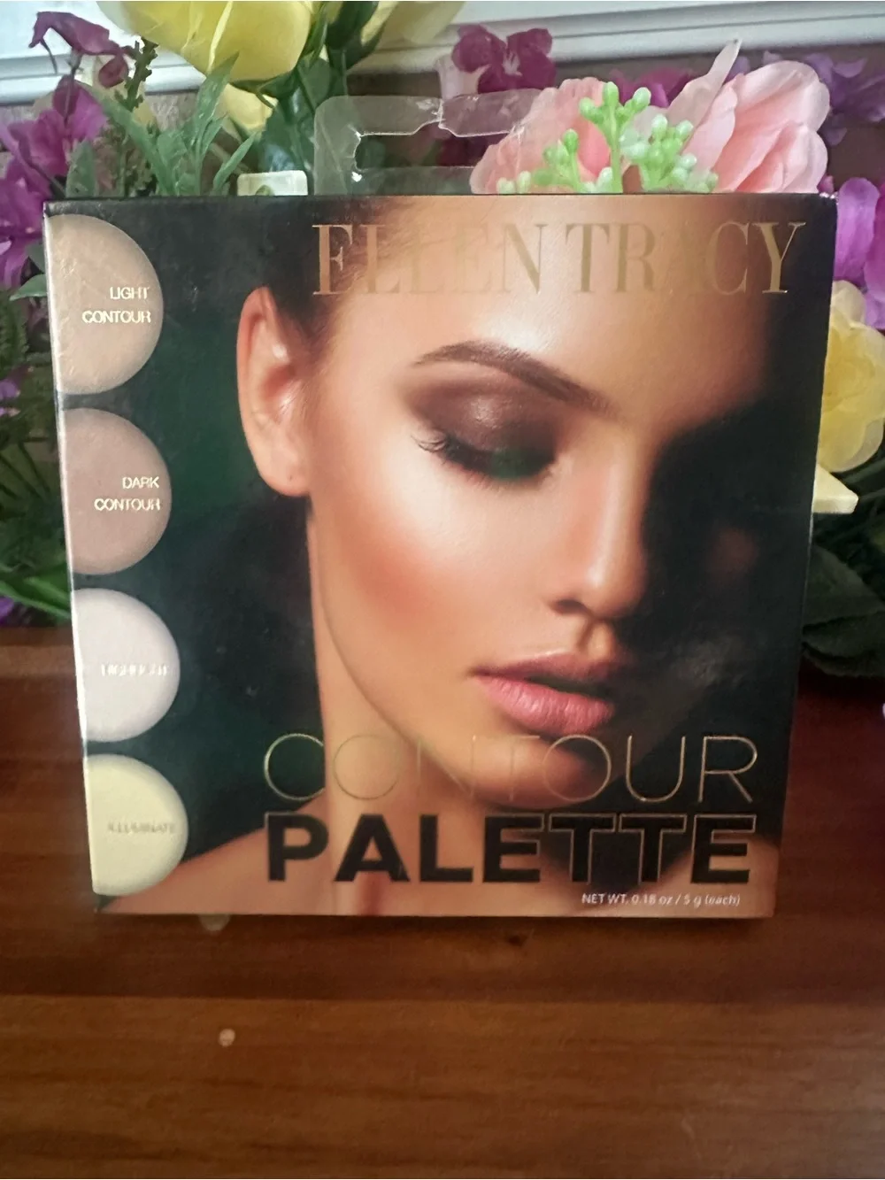 Ellen Tracy Contour Palette Highlight, illuminate, Dark & light contour NEW